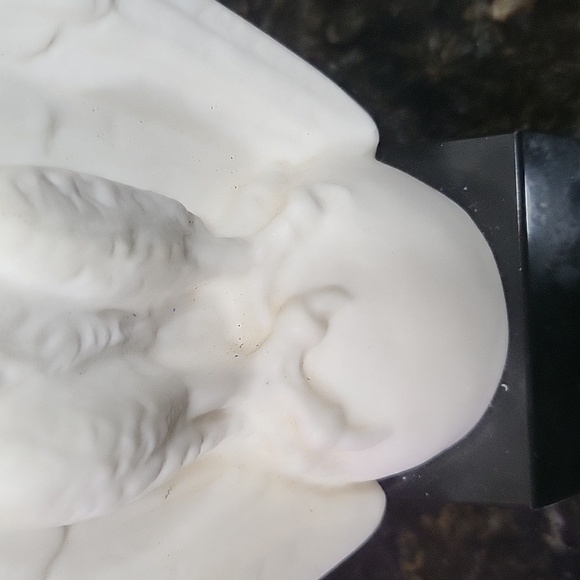 Right Facing Carved Eagle - Picture 7 of 7